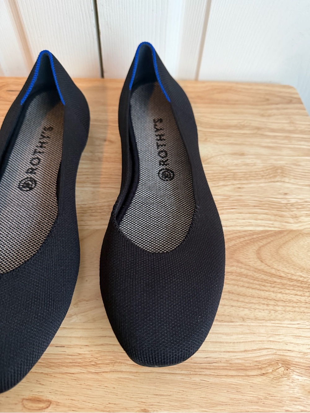 Rothys The Flat Womens 12 Black Ballet Flats Round Toe Slip On Knit Blue Accents - Picture 3 of 12